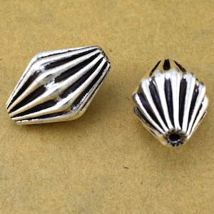 21mm -2pcs corrugated antique silver plated beads, Bicone shape beads 21x13mm