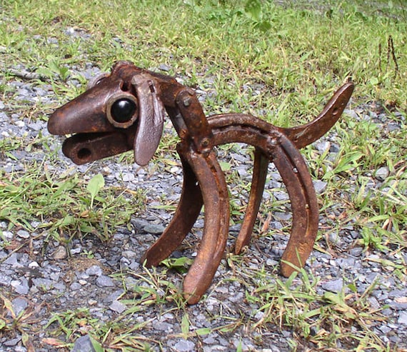 Horseshoe Art Dog Sculpture: Recycled Metal Welded Art Decor