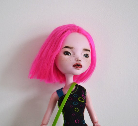 monster high doll pink hair