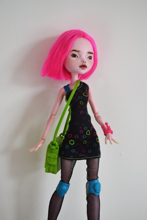 monster high doll pink hair