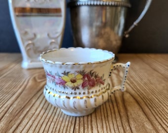 Tazza da caffè antica in stile rustico shabby chic