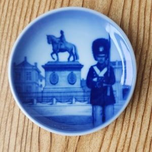 Royal Copenhagen Blue White Porcelain Pin Dish Royal Guard