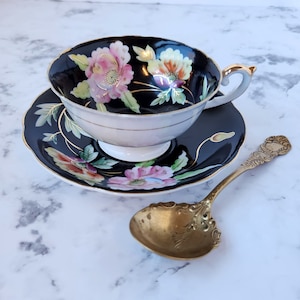 Striking Handpainted Black & Floral 1940&#39;s Vintage Teacup Occ. Japan