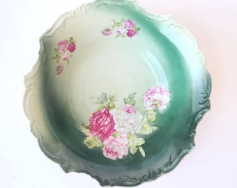 Hermoso cuenco de gabinete Art Nouveau de porcelana antigua verde brillante de 10 pulgadas con rosas rosadas