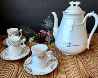 Prachtige Victoriaanse antieke porseleinen wit-gouden theekopjes/espressokopjes met schotel (3)