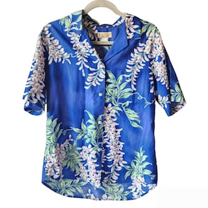 Vintage Kahala Authentic Hawaiian Shirt Wisteria Flowers Pattern Size Medium Resort Wear