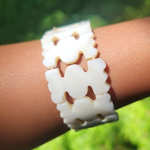 Vintage geschnitzte Muschel Perlen Armband