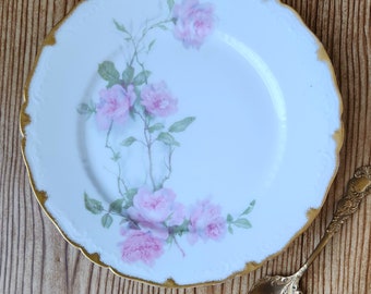 Magnifique plaque de transfert de 25 cm (10 po.) de porcelaine de Limoges et de roses roses dorées à l'or fin