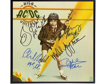 Replica autografata della copertina dell'album ACDC,