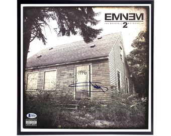 Replica della copertina dell'album autografata di Eminem "Marshall Mathers".