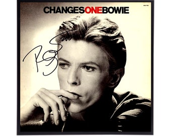 Replica della copertina dell'album autografata di David Bowie,