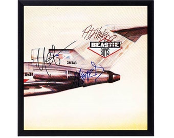 Replica autografata della copertina dell'album "License to Ill" dei Beastie Boys,