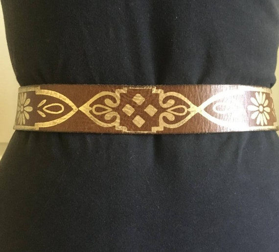 Vintage 70s brown leather belt with hand painted … - image 3