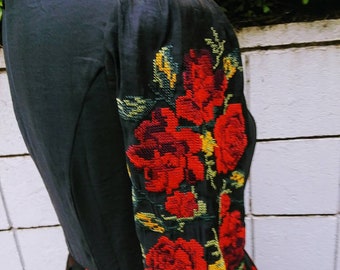 ViNtAgE 90's party dress with rose embroidery on sleeves size M