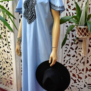 Vintage Moroccan embroidered kaftan size S to M