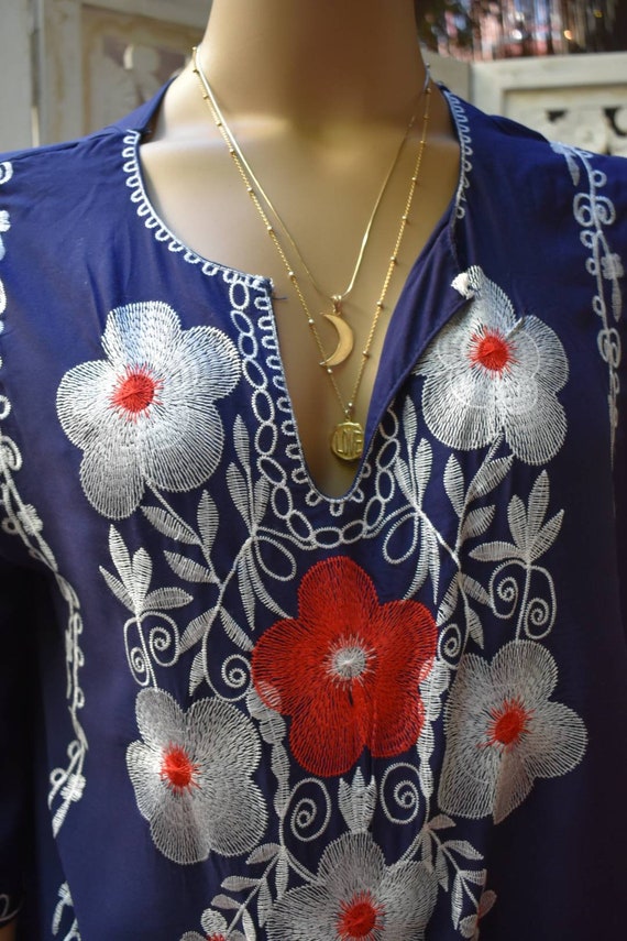 Vintage embroidered kaftan size M