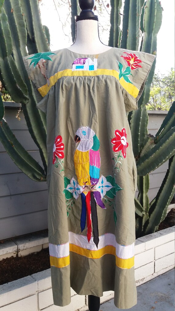 ViNtAgE RARE 80s Mexican Applique Dress very uniq