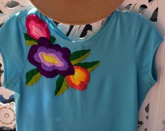 Vintage 90s hand embroidered tshirt