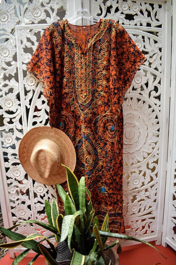 Vintage embroidered angel sleeve kaftan Size M