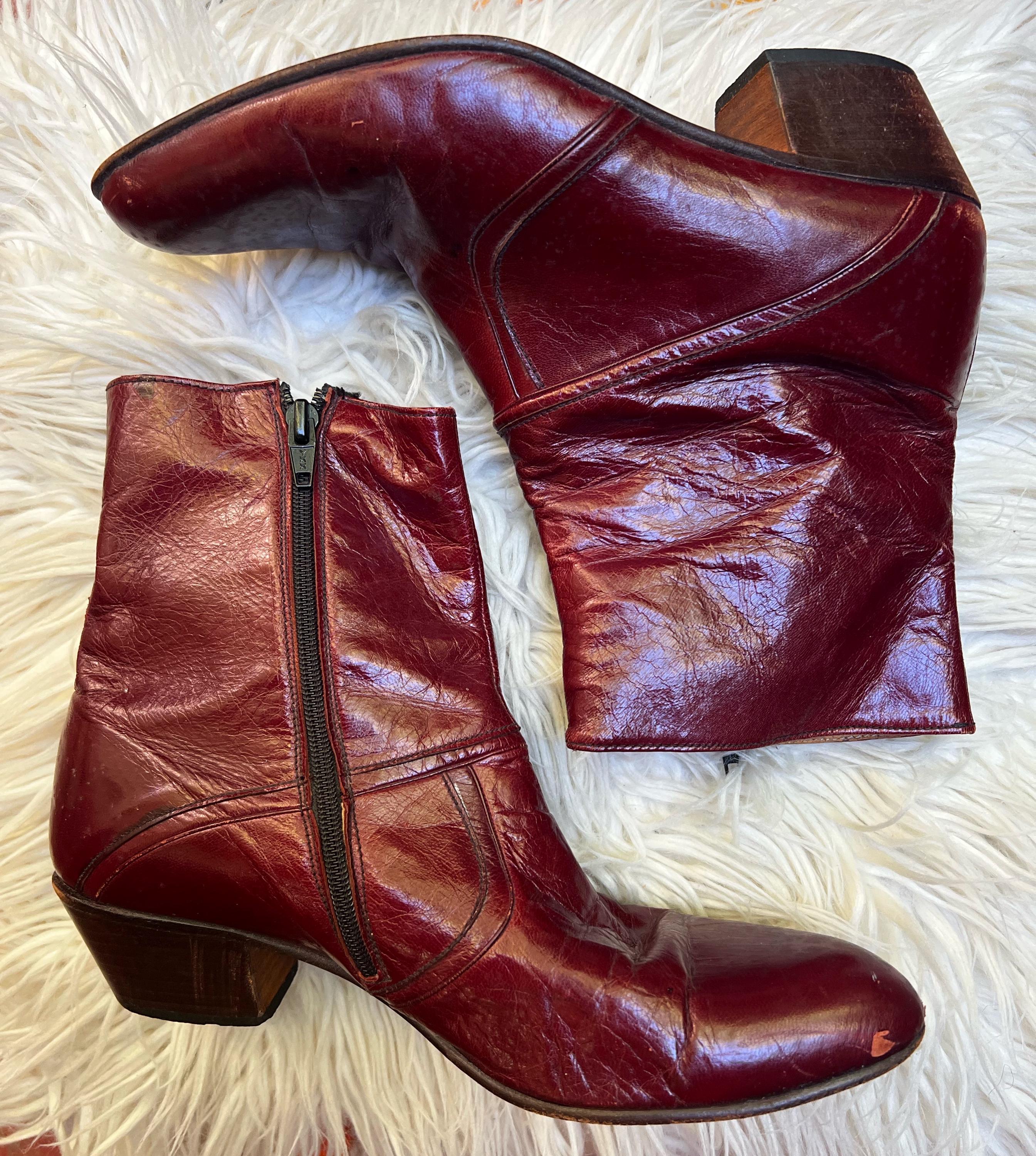 Vintage Playboy Mens Burgundy Leather Square Toe Ankle Boots Block Heel 7.5 D VTG Rare Mens Playboy Burgundy Suede Ankle Boots Size 8.5  main image 2