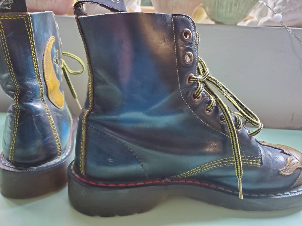 Tredair Moon, Sun and Stars Boots - Size US7 EU38 - Made in