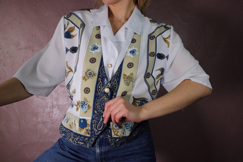 1970s Printed Blouse Buttoned Shirt Festival Top Ultra Soft Fitted Vintage 90s Short Sleeve XS S M Small Medium Floral Print White Shirt VTG
