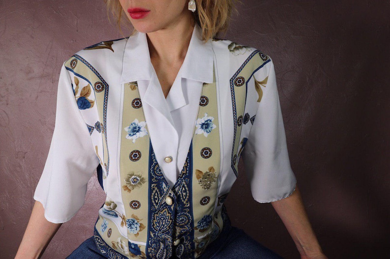 1970s Printed Blouse Buttoned Shirt Festival Top Ultra Soft Fitted Vintage 90s Short Sleeve XS S M Small Medium Floral Print White Shirt VTG