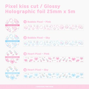 K&ouml;nnte beinhalten: Vier Rollen holografisches Washi-Tape mit pixelartigen Designs. Die Designs sind: Bubble Pixel - Pink, Bubble Pixel - Sky, Heart Pixel - Pink und Heart Pixel - Sky. Jede Rolle ist 25 mm breit und 5 Meter lang.