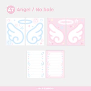 以下が含まれることがあります： 天使をテーマにした文房具のコレクション。パステルブルーとピンクの天使の羽とハローのデザインが施されたメモ帳とカードが写っています。「A7 Angel / No hole」の文字が上部にあります。