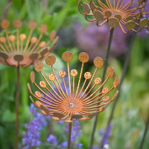 Umbellifer Garden Art Plant Support Sculpture