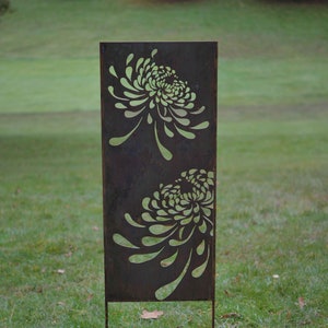 Metal Chrysanthemum Garden Panel