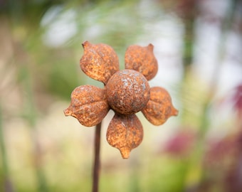 Rusty Flower Plant Stake