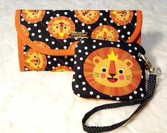 Set of Wallet and Coin Pouch made of Cotton, with Lion print in black and orange - Set of Wristlet Clutch Wallet and Coin Purse