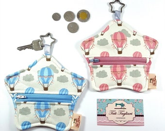 Star-shaped Pouch with Key Ring and Zipper for Coins or Cards - Small Purse for Earphone or Earbuds with Balloons print