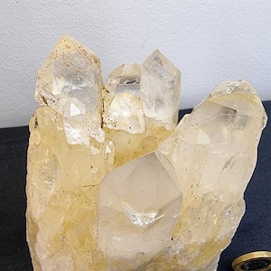 11) Racimo de cristales de cuarzo