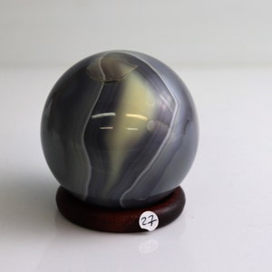 Graue Achat Quarz Kristall Kugel, Madagaskar 6,5 cm #27