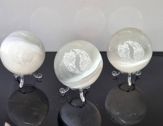 セレナイト水晶球、天使の羽根デザイン、球体スタンド付き - Etsy 日本
