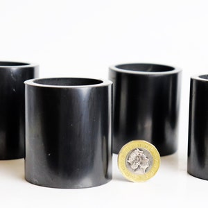Bicchierino da shot in shungite lucidato naturale Karelia x1