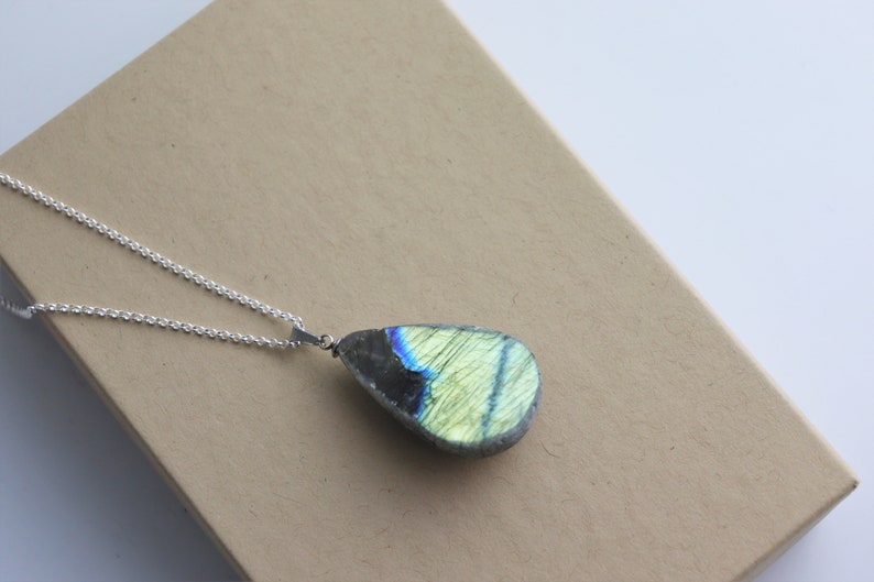 213 Silver Chain Labradorite Crystal Necklace Pendant