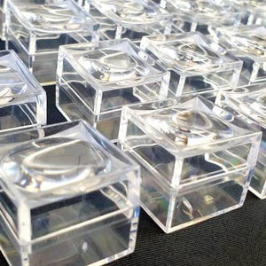 3 kleine Vergrößerungsboxen / Mineralienanzeige