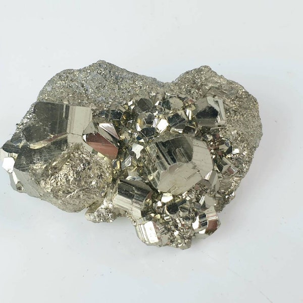 6) Cristal de pyrite - Pérou