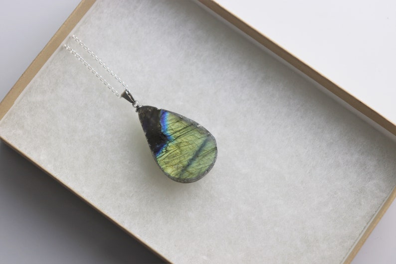 213 Silver Chain Labradorite Crystal Necklace Pendant