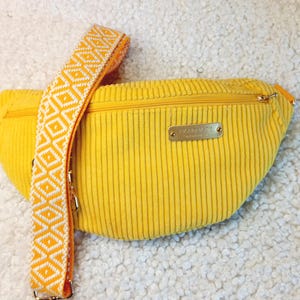 Sac Banane Velours côtelé jaune soleil, estival, sac bandoulière réglable, idéal pour les voyages, vacances, festival, pour femme, homme