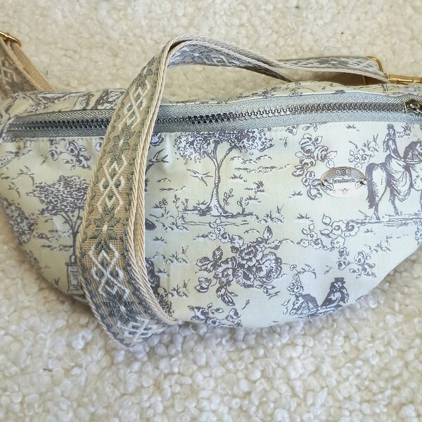 Sac banane en toile de Jouy jaune pâle- Élégance intemporelle et histoire raffinée!, banane bandoulière, cadeau unique pour femme, épouse