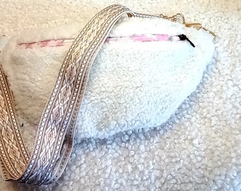 Women's sherpa moumoute fanny pack, ivory sheepskin. Warm style for all seasons! banana in the back, belly bag, chest belt