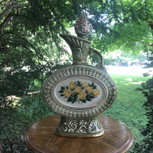 Vintage 1969 Jim Beam Decanter // Yellow Roses Bourbon Whiskey Decanter