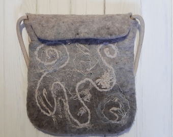 Bolso bandolera gris de fieltro, bolso de lana hecho a mano con adorno