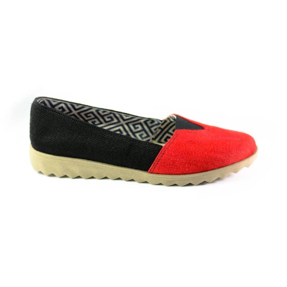 IKAT femmes chaussures solide noir et rouge Mahou | De Haute Sécurité
IKAT femmes chaussures solide noir noir noir et rouge Mahou | De Haute Sécurité
58c6ce
