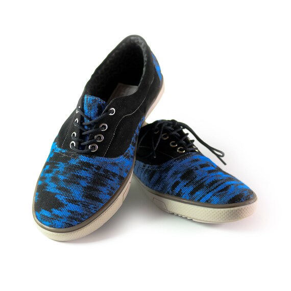 Belle IKAT chaussure pour hommes massif poli en cuir noir et motif bleu et noir | Porter-résistance
Belle Belle Belle IKAT chaussure pour hommes massif poli en cuir noir et motif bleu et noir | Porter-résistance
78adb0