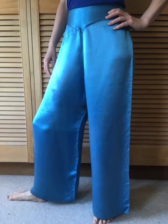 JANUARY SALE Authentic vintage 1930s electric blue